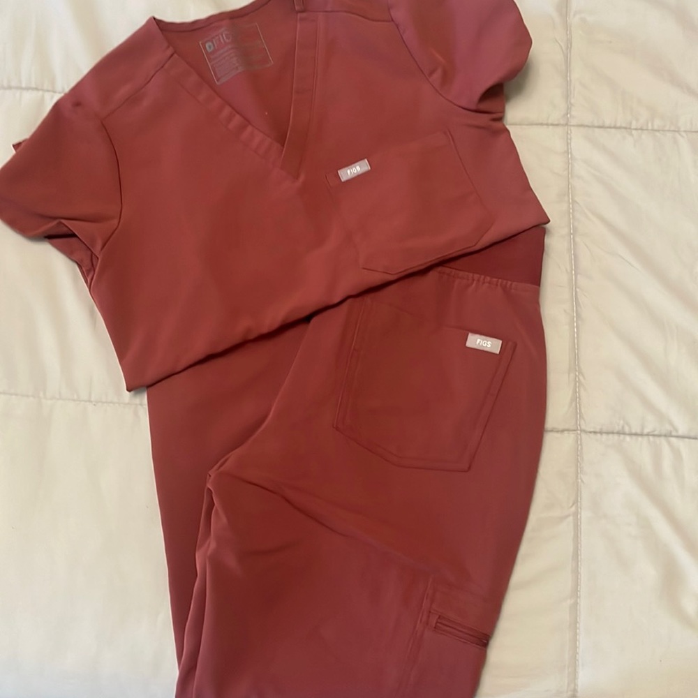 Figs Scrub Set